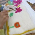 カラー羊毛でちくちく飾り付け カラー羊毛でちくちく飾り付け
